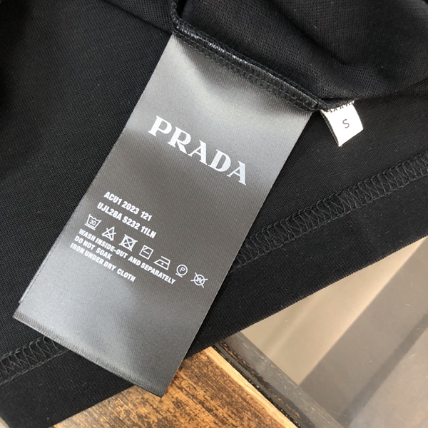 ブランドTシャツ着用イメージ